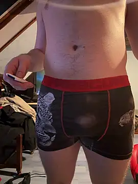 Snapshot of youlo71 chatting on March 8, 2026, 10:35 pm youlo71 online show from March 8, 2026, 10:35 pm