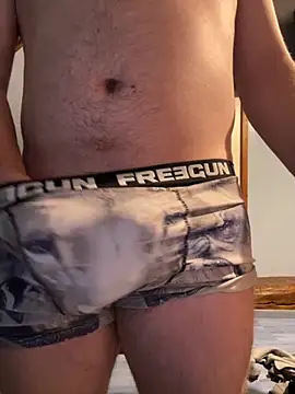 Snapshot of youlo71 chatting on October 18, 2025, 1:40 am youlo71 online show from October 18, 2025, 1:40 am