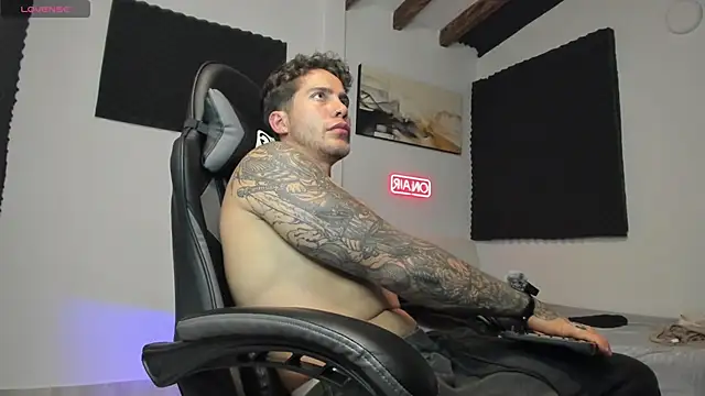 Snapshot of LucianSinclair chatting on September 28, 2025, 12:17 am LucianSinclair online show from September 28, 2025, 12:17 am