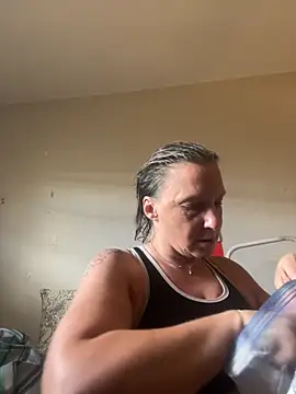 Everlyrose27 online show from September 18, 2025, 6:33 pm