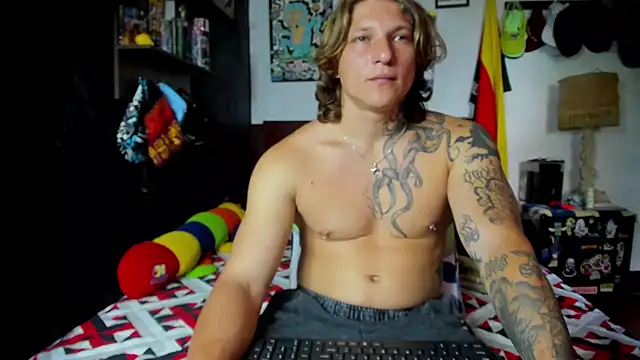 Snapshot of Tom_Krakow chatting on February 20, 2026, 7:49 pm Tom Krakow online show from February 20, 2026, 7:49 pm
