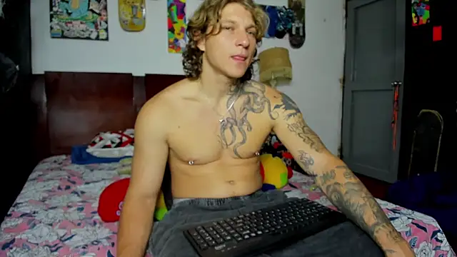 Snapshot of Tom_Krakow chatting on November 28, 2025, 3:45 pm Tom Krakow online show from November 28, 2025, 3:45 pm