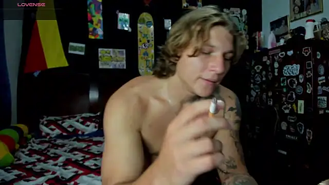 Snapshot of Tom_Krakow chatting on November 10, 2025, 9:53 pm Tom Krakow online show from November 10, 2025, 9:53 pm