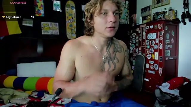 Snapshot of Tom_Krakow chatting on November 1, 2025, 6:24 pm Tom Krakow online show from November 1, 2025, 6:24 pm