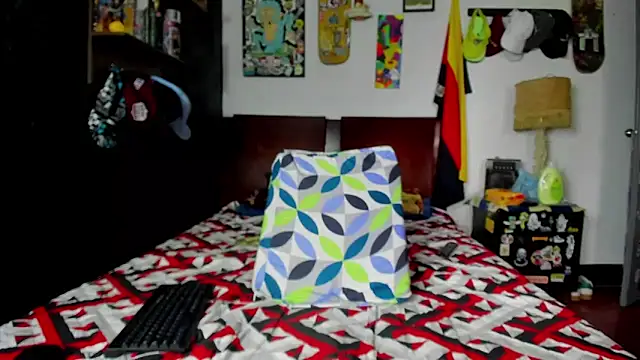 Snapshot of Tom_Krakow chatting on March 9, 2026, 4:10 pm Tom Krakow online show from March 9, 2026, 4:10 pm