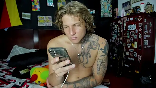 Snapshot of Tom_Krakow chatting on November 15, 2025, 9:08 pm Tom Krakow online show from November 15, 2025, 9:08 pm