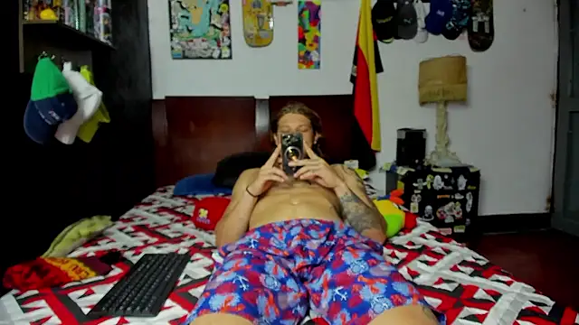 Snapshot of Tom_Krakow chatting on January 13, 2026, 5:28 pm Tom Krakow online show from January 13, 2026, 5:28 pm