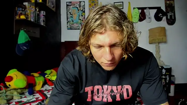 Snapshot of Tom_Krakow chatting on February 2, 2026, 7:02 pm Tom Krakow online show from February 2, 2026, 7:02 pm