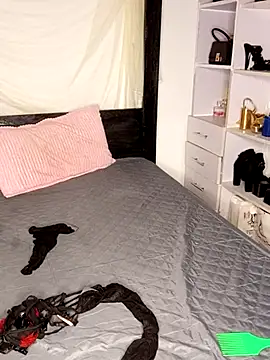 Snapshot of rosey_cheeks chatting on November 21, 2025, 3:05 am rosey cheeks online show from November 21, 2025, 3:05 am