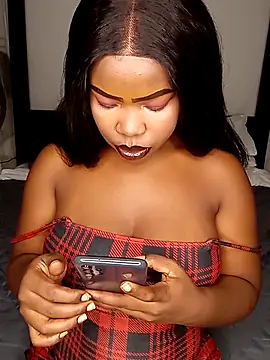 Snapshot of rosey_cheeks chatting on October 30, 2025, 12:31 am rosey cheeks online show from October 30, 2025, 12:31 am