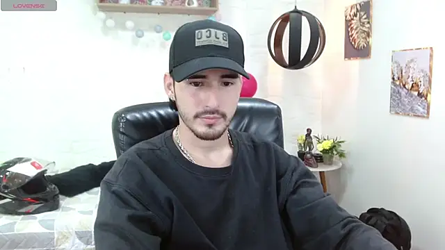 DmitriSanders online show from February 25, 2025, 9:04 pm