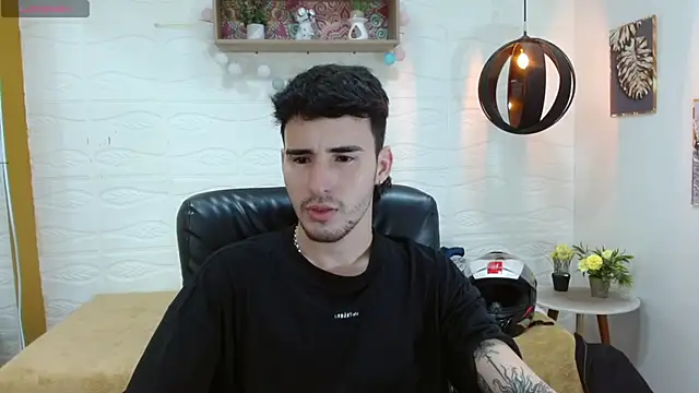 DmitriSanders online show from March 19, 2025, 8:22 pm