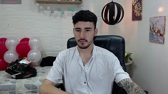 DmitriSanders online show from February 14, 2025, 8:26 pm