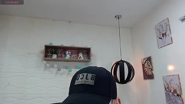 DmitriSanders online show from February 7, 2025, 9:04 pm