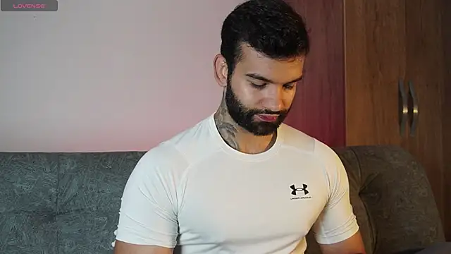 MarkHazze online show from October 31, 2025, 3:52 pm