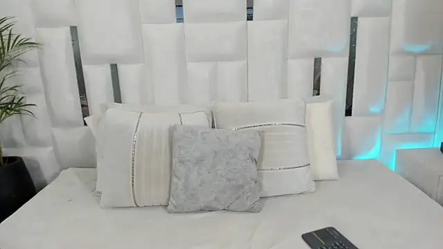 Snapshot of imkrystall chatting on January 9, 2026, 8:05 pm imkrystall online show from January 9, 2026, 8:05 pm