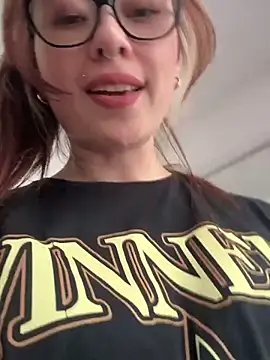 Snapshot of Sofii_gold chatting on February 2, 2025, 10:39 pm Sofii gold online show from February 2, 2025, 10:39 pm