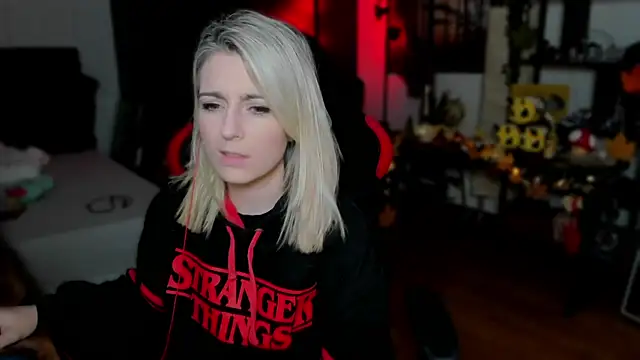 Lisaonthemoon online show from September 25, 2025, 5:52 pm