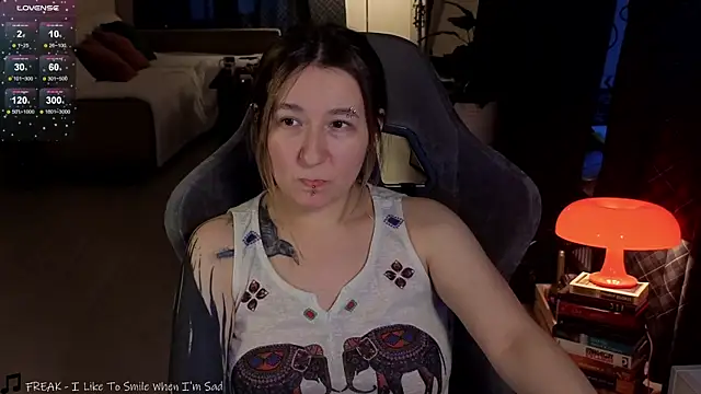 Snapshot of Megan__Hart chatting on February 16, 2025, 5:37 am Megan  Hart online show from February 16, 2025, 5:37 am