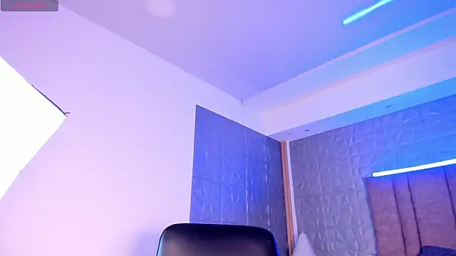 alicee smithh1 online show from November 5, 2025, 7:28 pm