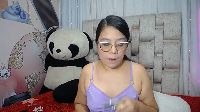 KEYRA-MILLER- online show from December 1, 2025, 2:56 am