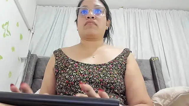 KEYRA-MILLER- online show from April 9, 2026, 6:47 pm