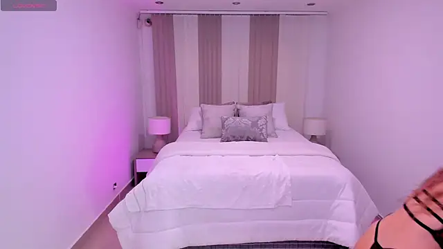 Leah Grey online show from September 22, 2025, 11:49 am