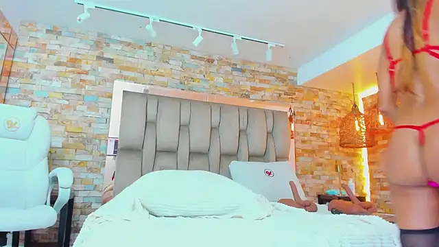 Snapshot of karla_dunn chatting on December 5, 2025, 8:39 pm karla dunn online show from December 5, 2025, 8:39 pm