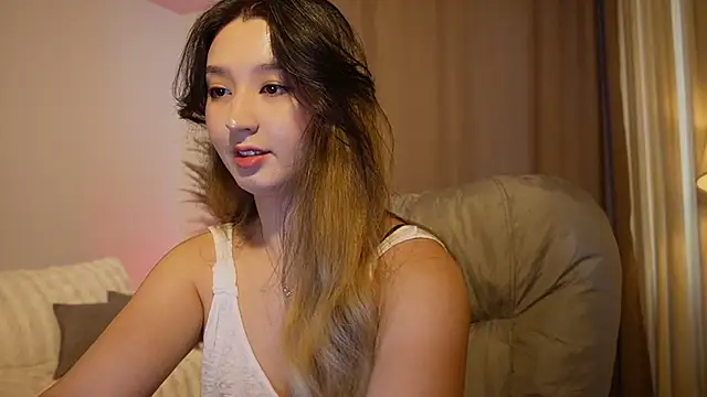 Sarasuo1 online show from September 12, 2025, 12:49 pm