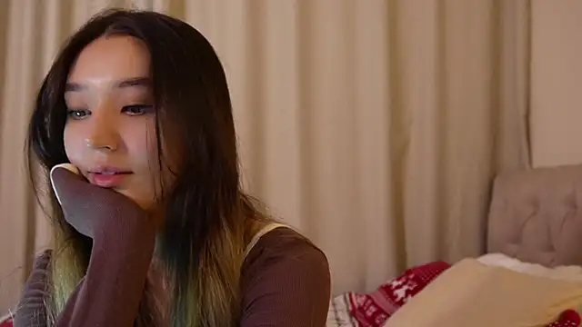 Sarasuo1 online show from December 21, 2024, 12:06 pm