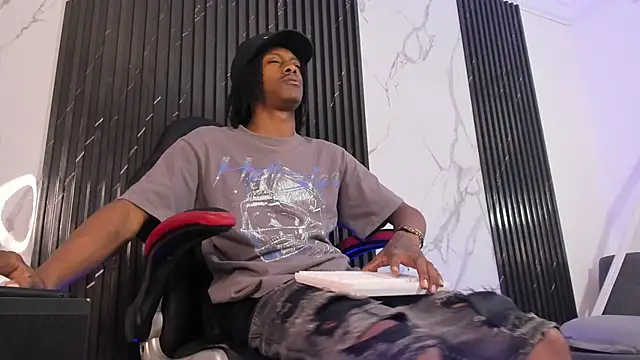 Snapshot of BRYXXXON1 chatting on September 22, 2025, 5:41 pm BRYXXXON1 online show from September 22, 2025, 5:41 pm