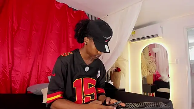 Snapshot of BRYXXXON1 chatting on February 15, 2025, 1:38 pm BRYXXXON1 online show from February 15, 2025, 1:38 pm