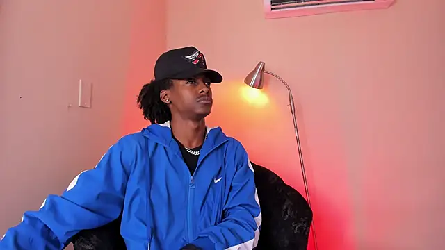 Snapshot of BRYXXXON1 chatting on February 25, 2025, 1:53 pm BRYXXXON1 online show from February 25, 2025, 1:53 pm