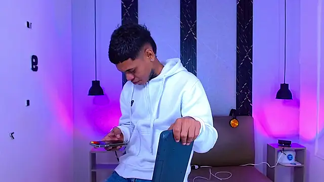Snapshot of Damar_fhelipe chatting on October 12, 2025, 4:14 am Damar fhelipe online show from October 12, 2025, 4:14 am