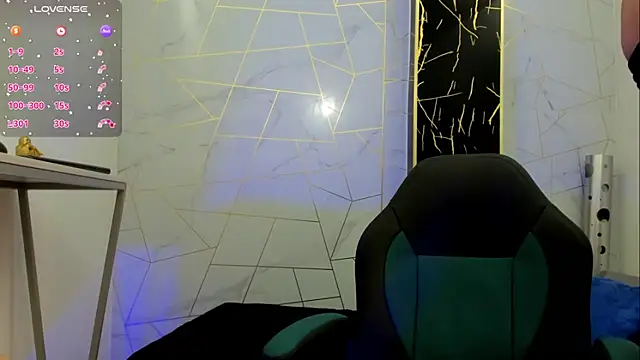 Cloeandtyfanny online show from October 25, 2025, 9:08 am