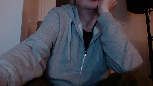 Snapshot of Cordt30 chatting on September 14, 2025, 10:43 pm Cordt30 online show from September 14, 2025, 10:43 pm