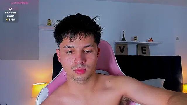 Snapshot of Issac_james_ chatting on January 10, 2026, 5:14 am Issac james online show from January 10, 2026, 5:14 am