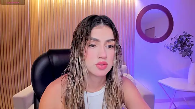 Snapshot of PaulinaSantos_ chatting on March 18, 2025, 7:22 pm PaulinaSantos online show from March 18, 2025, 7:22 pm