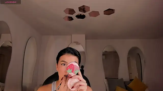 Snapshot of PaulinaSantos_ chatting on November 2, 2025, 5:18 pm PaulinaSantos online show from November 2, 2025, 5:18 pm