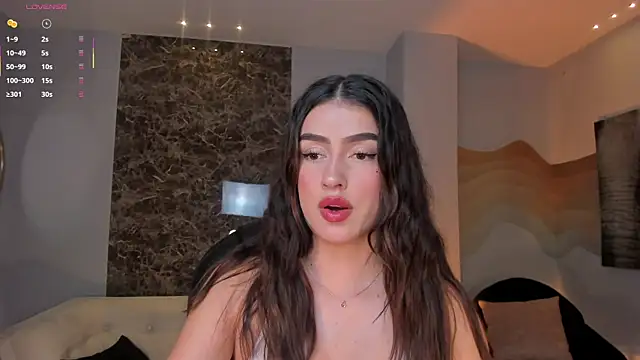 Snapshot of PaulinaSantos_ chatting on May 28, 2026, 8:04 pm PaulinaSantos online show from May 28, 2026, 8:04 pm