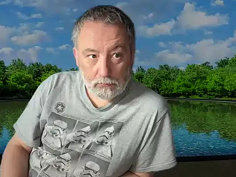 Snapshot of LondonTeffy chatting on December 22, 2025, 12:27 pm LondonTeffy online show from December 22, 2025, 12:27 pm