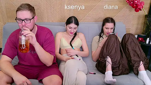 Ksenny online show from April 19, 2026, 5:41 am