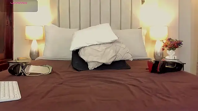 Snapshot of romina-brunette chatting on March 10, 2026, 1:26 pm romina-brunette online show from March 10, 2026, 1:26 pm