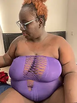 Snapshot of Toomuch_Squirt chatting on February 5, 2026, 4:41 am Toomuch Squirt online show from February 5, 2026, 4:41 am