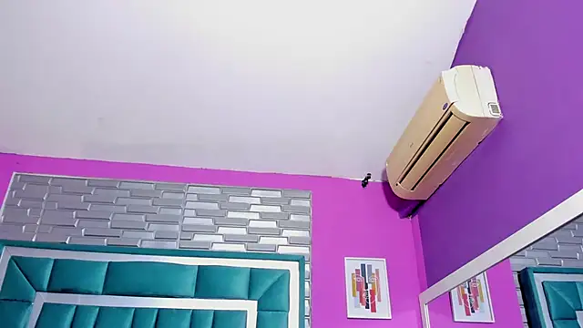 Snapshot of LORENSCOLLINS chatting on February 21, 2026, 1:46 pm LORENSCOLLINS online show from February 21, 2026, 1:46 pm