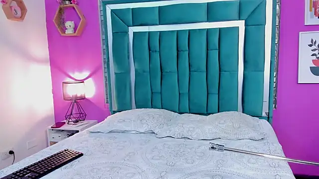 Snapshot of LORENSCOLLINS chatting on February 26, 2026, 1:00 pm LORENSCOLLINS online show from February 26, 2026, 1:00 pm