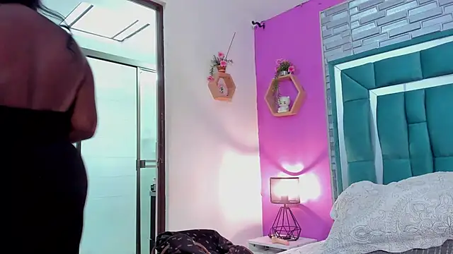 Snapshot of LORENSCOLLINS chatting on January 18, 2026, 2:53 pm LORENSCOLLINS online show from January 18, 2026, 2:53 pm