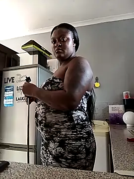 Snapshot of TheDoubleTrouble18xxx chatting on December 16, 2025, 9:02 am TheDoubleTrouble18xxx online show from December 16, 2025, 9:02 am