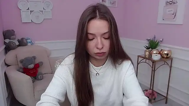 LucySkilar online show from October 31, 2025, 5:26 am