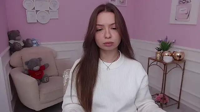 LucySkilar online show from November 4, 2025, 5:44 am